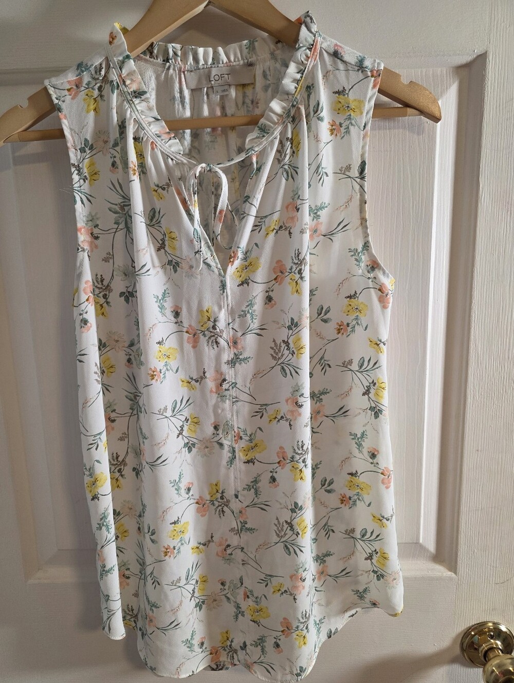 Ann Taylor Loft Sleeveless Yellow-Coral Floral Blouse Size Small